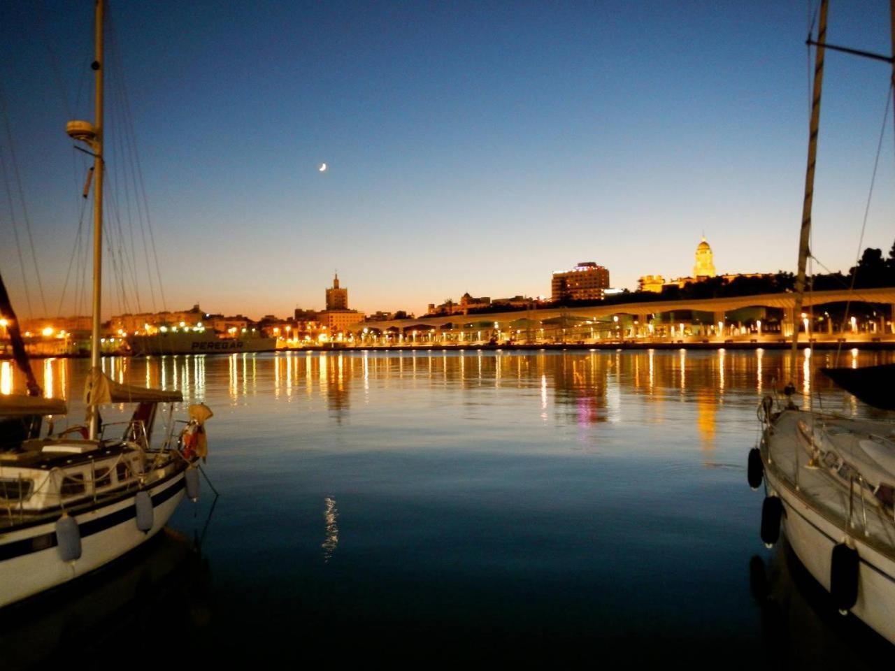 Beach & Center Premiun Malaga Bagian luar foto